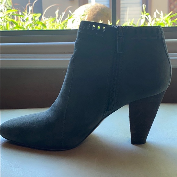 Vince Camuto Light Forest Green Ankle Boots - Picture 5 of 6